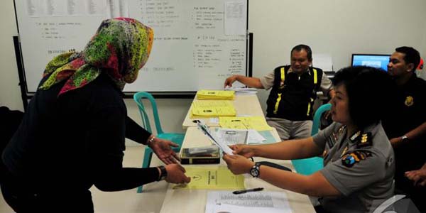 Media Dilarang Tayangkan Proses Serah Terima Jenazah Korban AirAsia