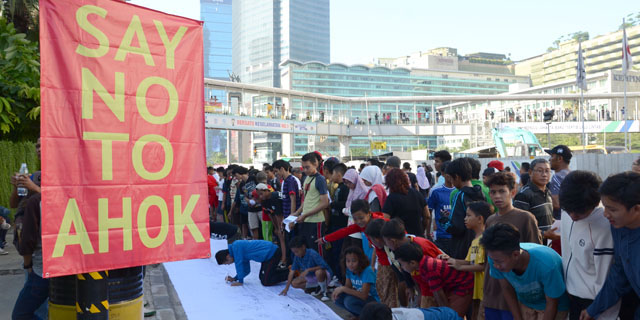 FOTO: Aksi ‘Say No To Ahok’ di Ajang Car Free Day Jakarta