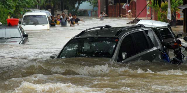 Ahok Diminta Jangan Cari Kambing Hitam Atas Banjir Jakarta