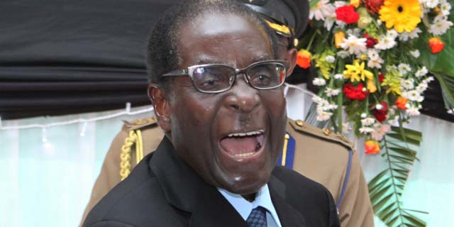 Gara-gara Jatuh di Depan Umum, Presiden Mugabe Pecat 27 Pengawal