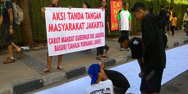 Aksi ‘Say No To Ahok’ di Ajang Car Free Day Jakarta