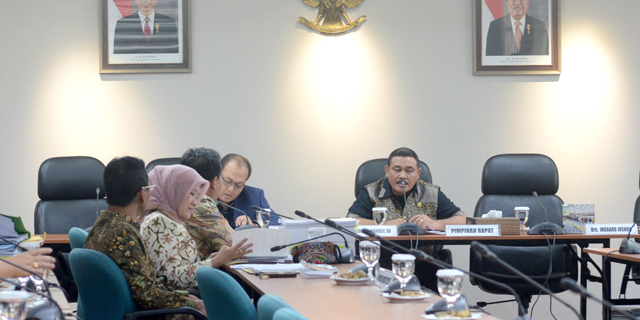 FOTO: Sidang Panitia Angket DPRD dengan Sekda Saefullah Diwarnai Debat Panjang