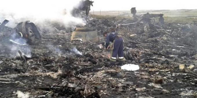 Pesawat MH17 Ditembak Peluru Kendali