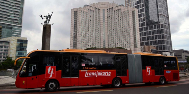 Pelecehan Seks Di Bus TransJakarta, Pria Remas Dada Penumpang Cantik