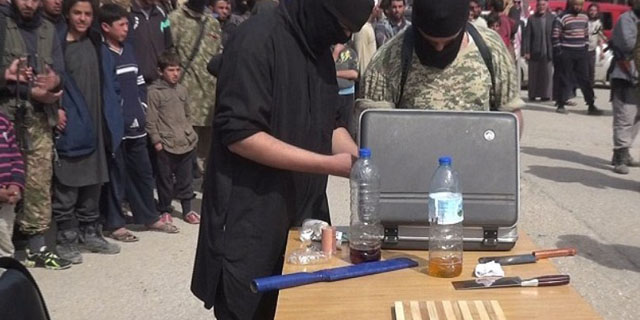ISIS Sebar Foto Pemotongan Tangan Begal Motor