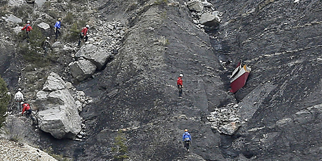 Kopilot Sengaja Program Germanwings Menukik Selama 8 Menit