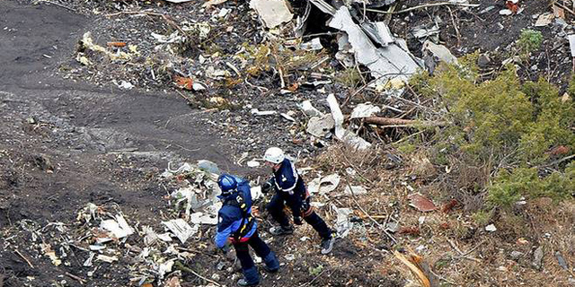 Pintu Kokpit Dikunci Kopilot, Pilot Germanwings Dobrak Pakai Kapak