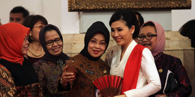 Istri Ahok Tanggapi Panggilan Panitia Angket Dengan Senyuman
