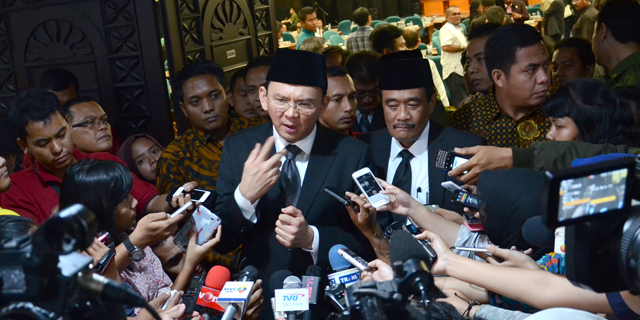 Ahok Bakal Bongkar Ratusan Rumah Di Kali Mookervart dan Kali Sekretaris