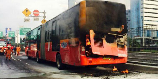 Hari Ini Satu Bus Transjakarta Terbakar di Kampung Melayu