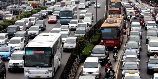 Jalan Gatot Subroto Masih Ditutup Diatas Pukul 19.00 WIB