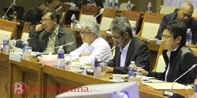 FOTO: RDP Komisi VII DPR Curigai Pertamina Cari Untung Dari Pertalite