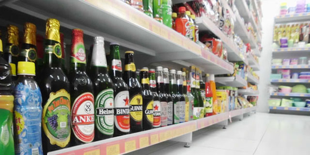Mulai Hari Ini Minimarket Jakarta Dilarang Jual Miras