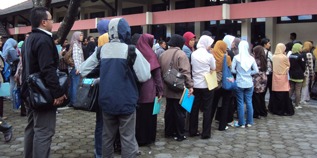 Jumlah Pencari Kerja Di Bekasi Melonjak