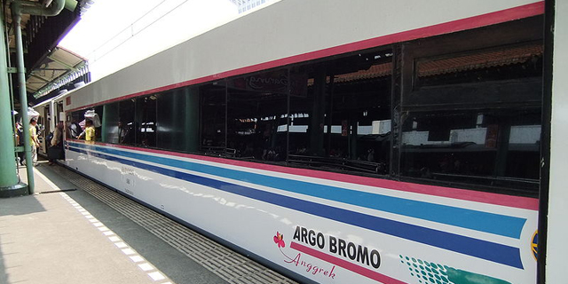 kereta-Argo_Bromo